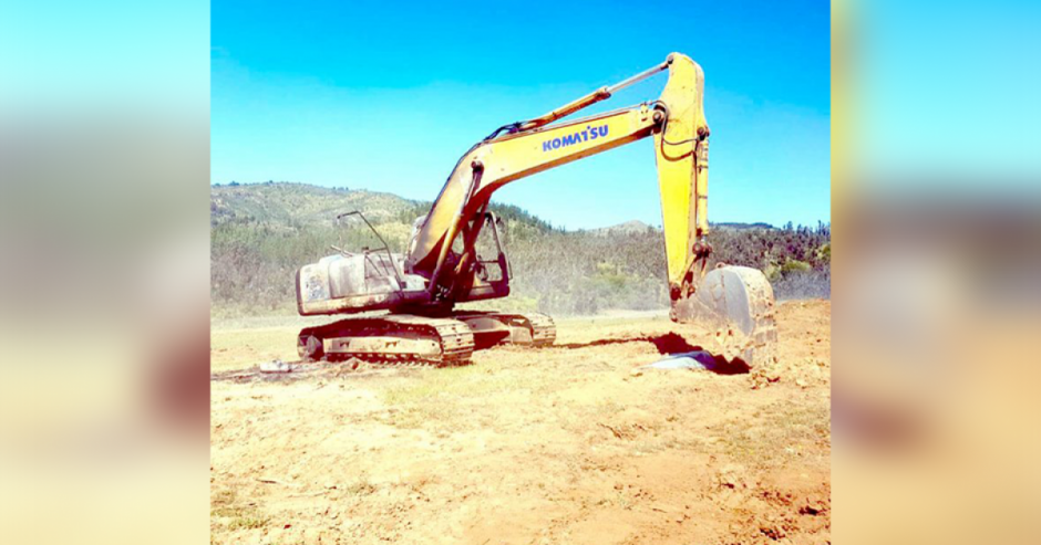 Causaron daños en dos retroexcavadores y panales solares (Foto: Diario La Prensa)